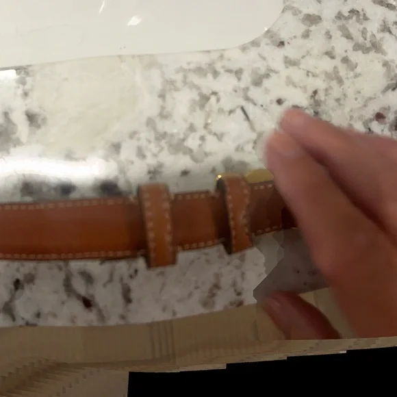 CELINE Tan Leather Slim Belt with Gold Triomphe Buckle, size 90 - Picture 5 of 8